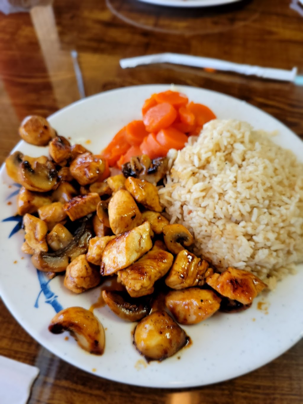 Yummi Japanese Hibachi & Sushi | restaurant | 500 Old Greenville Hwy, Clemson, SC 29631, USA | 8647225140 OR +1 864-722-5140