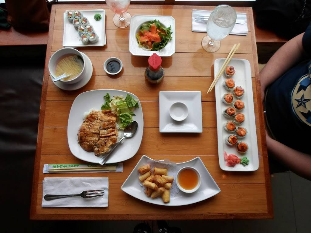 Yindee Restaurant | meal delivery | 1824 W Addison St, Chicago, IL 60613, USA | 7735254040 OR +1 773-525-4040