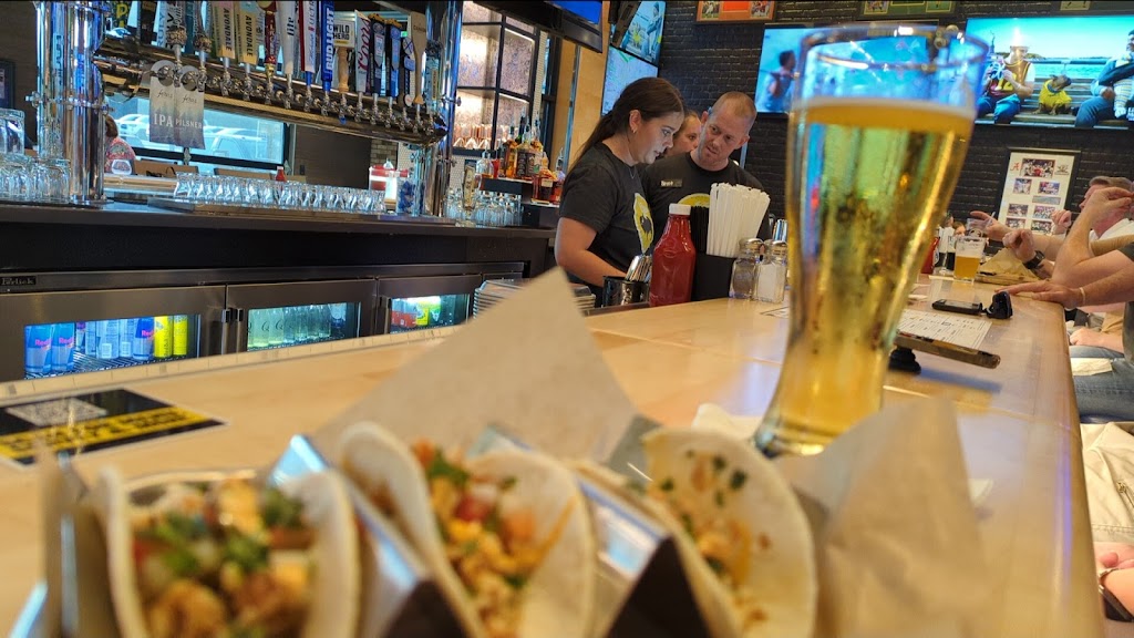 Buffalo Wild Wings | restaurant | 110 Atchison Dr, Chelsea, AL 35043, USA | 2056779058 OR +1 205-677-9058