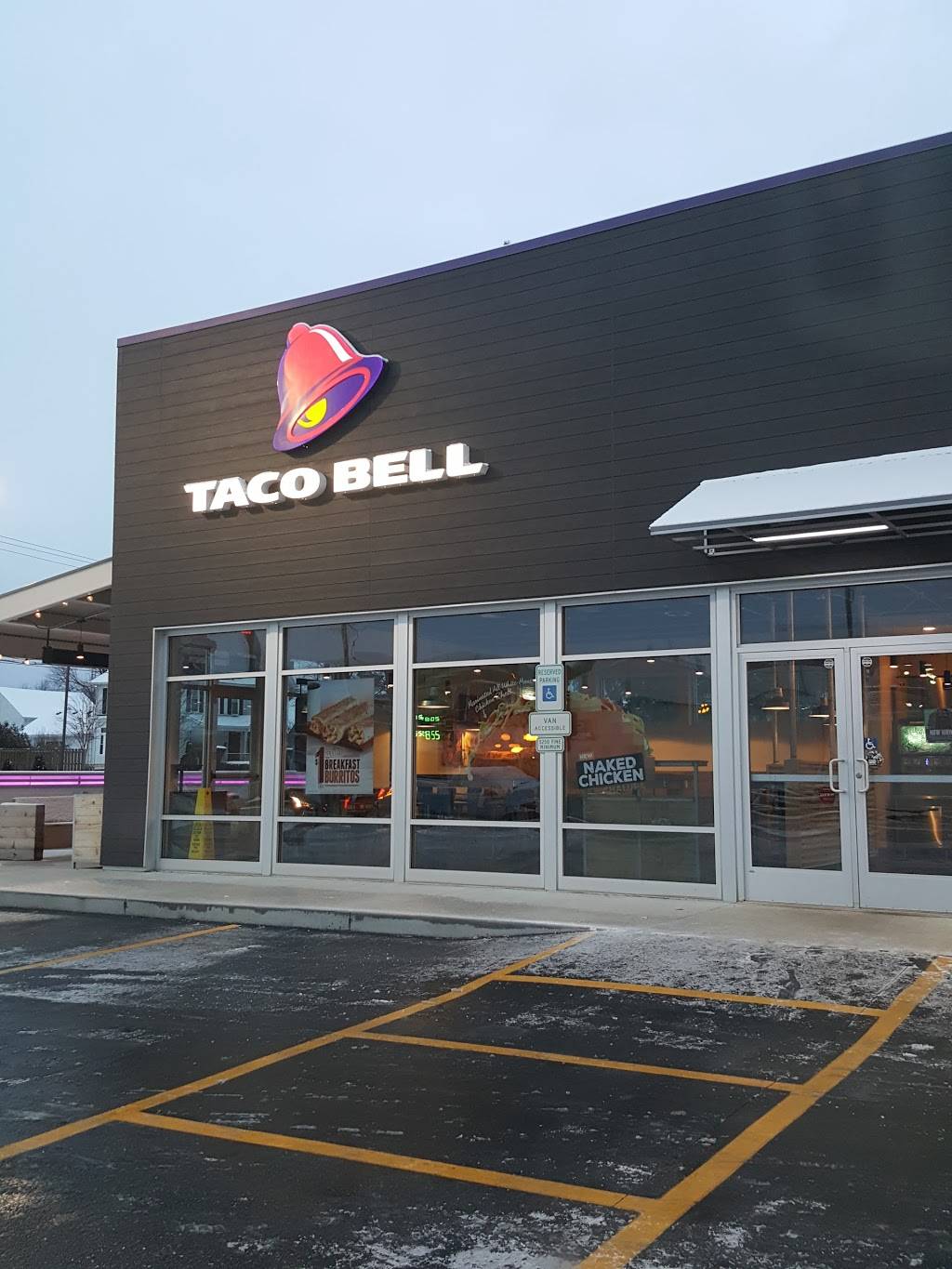 Taco Bell | meal takeaway | 115 E Water St, Oak Harbor, OH 43449, USA | 4196076280 OR +1 419-607-6280