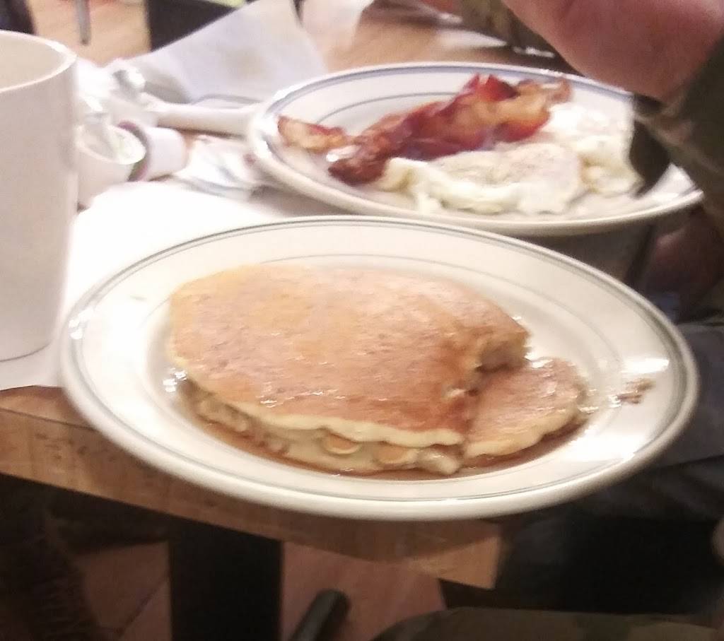 Jimmys Grille | restaurant | 16 Goodrich Ave, Petersburg, VA 23805, USA | 8047333181 OR +1 804-733-3181