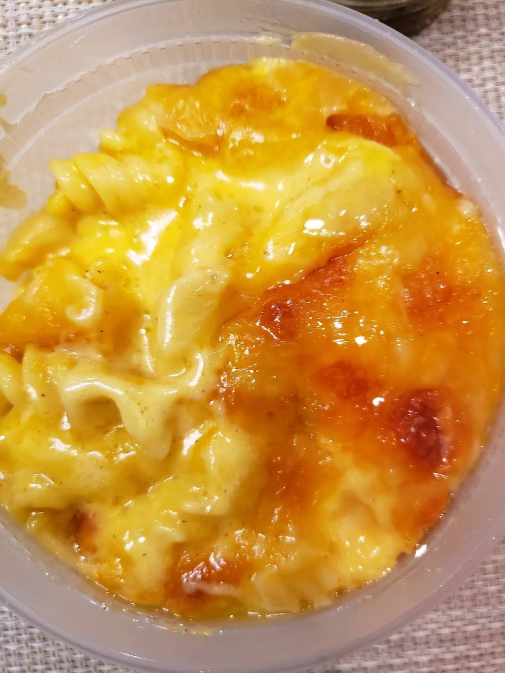 The Uncaged Chefs District Heights | restaurant | 6027 Marlboro Pike, District Heights, MD 20747, USA | 3017362727 OR +1 301-736-2727