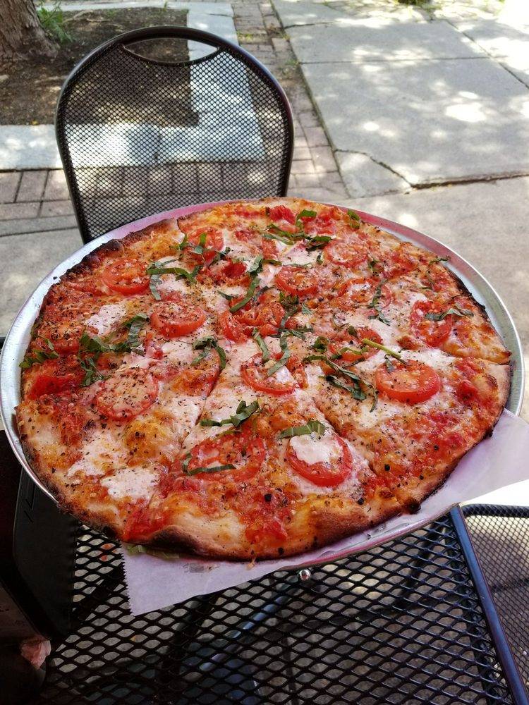 The Upper Crust Pizzeria | restaurant | 99 Central St, Wellesley, MA 02482, USA | 7812355011 OR +1 781-235-5011