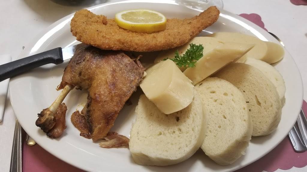 Czech Plaza Restaurant | restaurant | 7016 Cermak Rd, Berwyn, IL 60402, USA | 7087956555 OR +1 708-795-6555