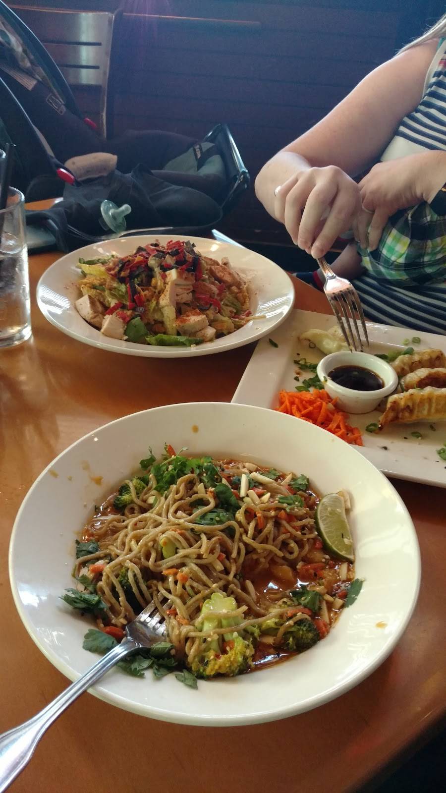 BJs Restaurant & Brewhouse | restaurant | 1689 Arden Way #1058, Sacramento, CA 95815, USA | 9165701920 OR +1 916-570-1920