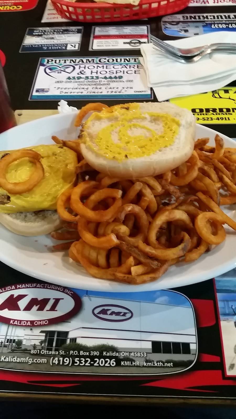 Hoyts Tavern Sports Bar & Grill | restaurant | 409 Broad St, Kalida, OH 45853, USA | 4195323200 OR +1 419-532-3200