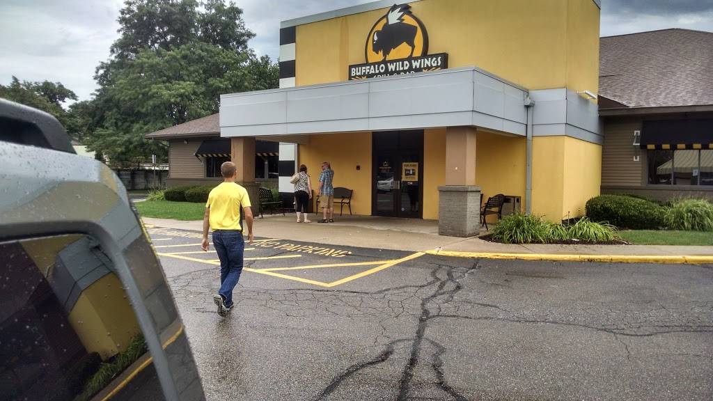 Buffalo Wild Wings | restaurant | 2720 44th St SW, Wyoming, MI 49519, USA | 6162619464 OR +1 616-261-9464