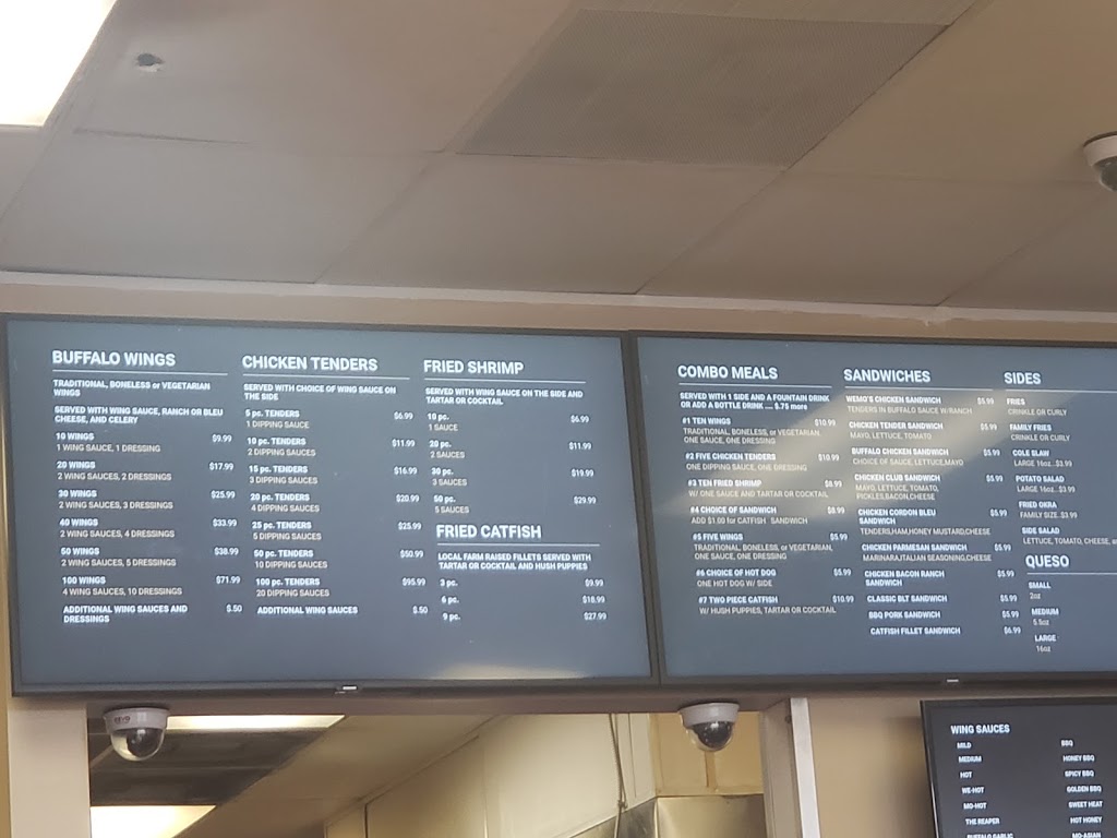 Wemos Famous Wings | restaurant | 312 Schillinger Rd S, Mobile, AL 36608, USA | 2516335877 OR +1 251-633-5877