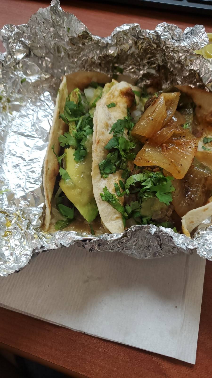 Taqueria Las Glorias | restaurant | 7411 Long Point Rd, Houston, TX 77055, USA | 8326651624 OR +1 832-665-1624