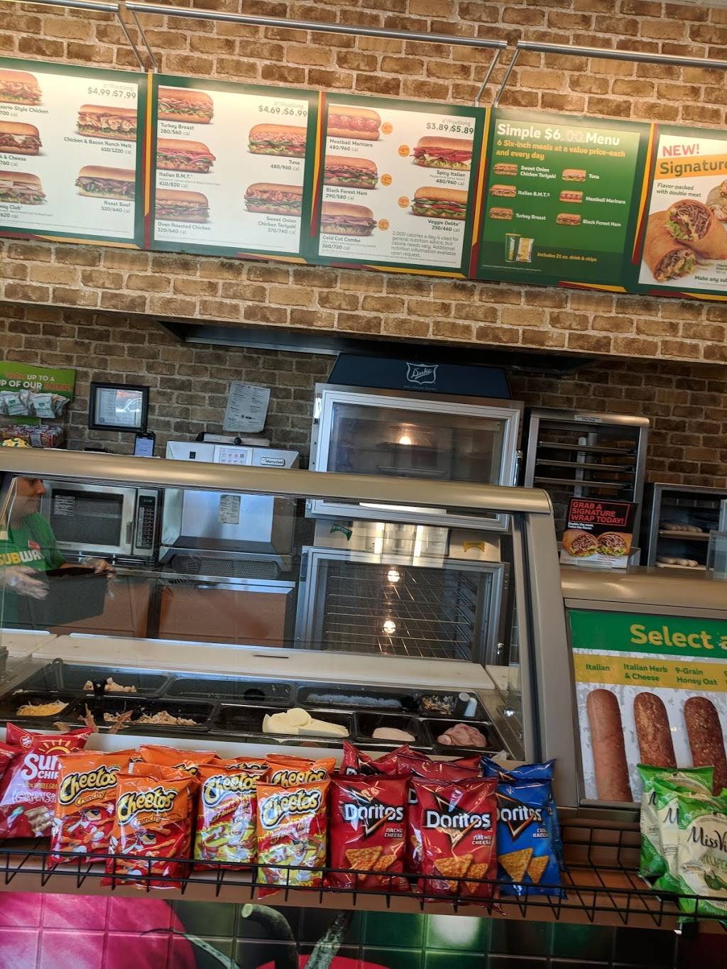 Subway Restaurants | restaurant | 1234 N Halsted St, Chicago, IL 60642, USA | 3122624101 OR +1 312-262-4101
