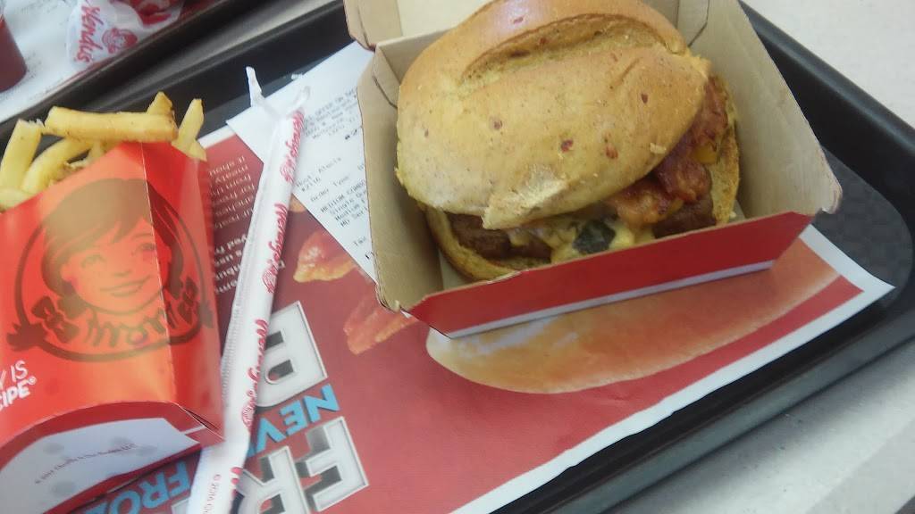 Wendys | restaurant | 2650 W New Haven Ave, Melbourne, FL 32904, USA | 3217273237 OR +1 321-727-3237