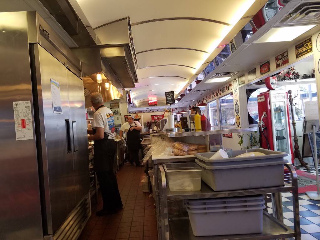 Starliner Diner | restaurant | 5111 W Maryland Ave, Glendale, AZ 85301, USA | 6238428848 OR +1 623-842-8848