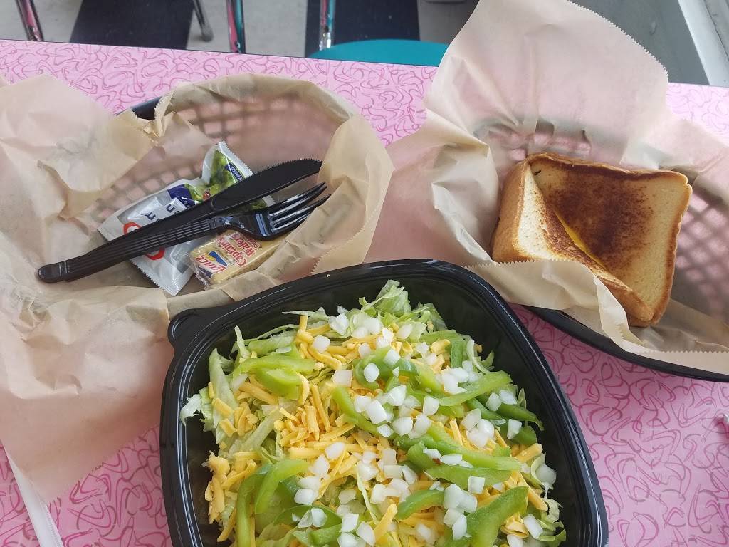 Hwy 55 Burgers Shakes & Fries | restaurant | 106 C, N New River Dr, Surf City, NC 28445, USA | 9103282111 OR +1 910-328-2111