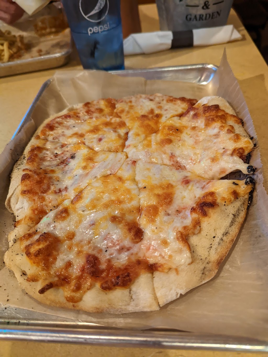 Franks Hoppy Bistro | restaurant | 3235 W Thompson Rd, Fenton, MI 48430, USA | 8102087297 OR +1 810-208-7297