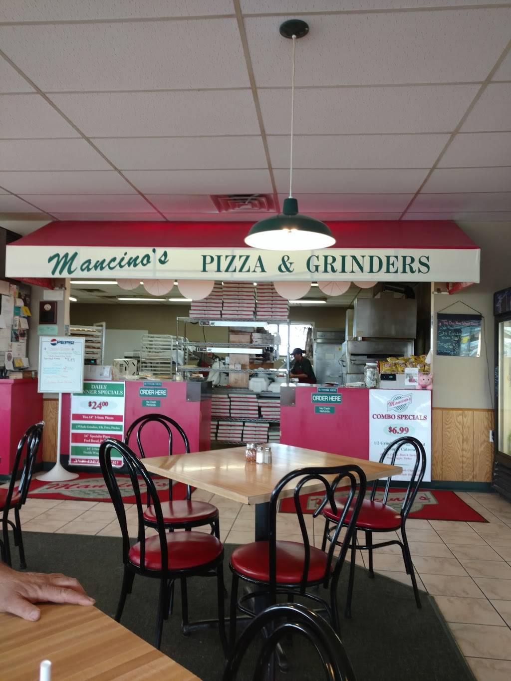 Mancinos Pizza & Grinders | restaurant | 5588 US-10, Ludington, MI 49431, USA | 2318456666 OR +1 231-845-6666