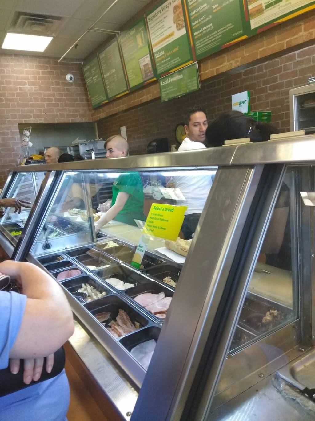 Subway | restaurant | 7335 Good Hope Rd, Milwaukee, WI 53223, USA | 4147606220 OR +1 414-760-6220