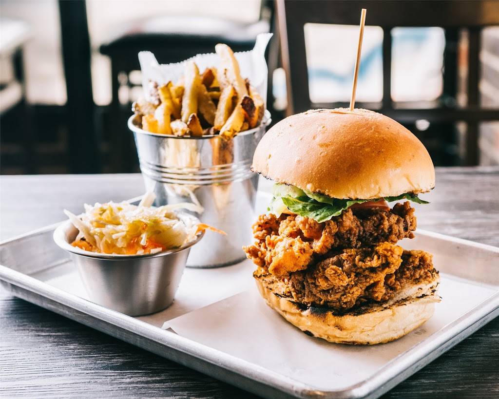 Bells Kitchen And Smokehouse | restaurant | 976 Hempstead Turnpike, Franklin Square, NY 11010, USA | 5164923557 OR +1 516-492-3557