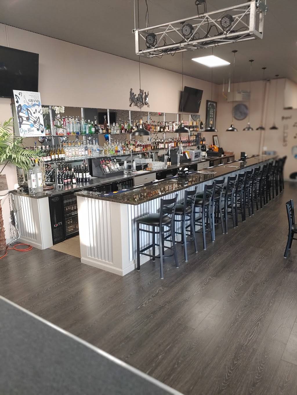 Deja Blue | restaurant | 500 Broadway Ave, Seaside, CA 93955, USA | 8319208914 OR +1 831-920-8914