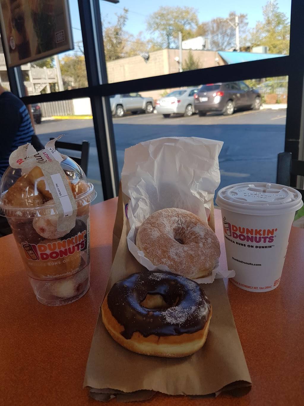 Dunkin Donuts | cafe | 6250 N Clark St, Chicago, IL 60660, USA | 7733382700 OR +1 773-338-2700