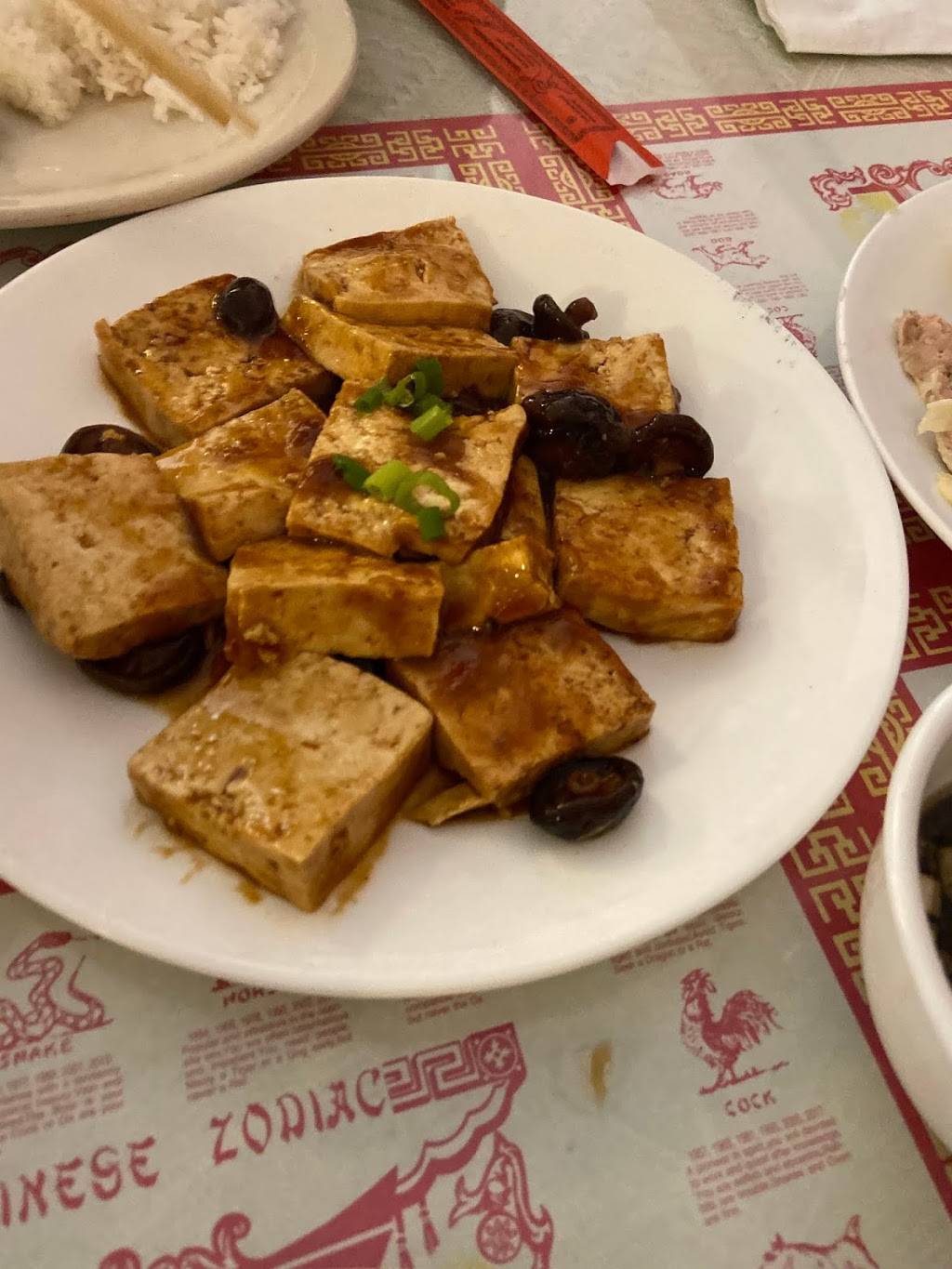 Charlies Restaurant | restaurant | 35 W Main St, Christiansburg, VA 24073, USA | 5403828899 OR +1 540-382-8899