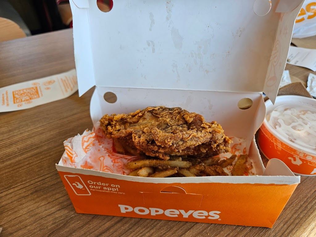 Popeyes Louisiana Kitchen | restaurant | 3619 Market Lane, Somers, WI 53144, USA | 2622862025 OR +1 262-286-2025
