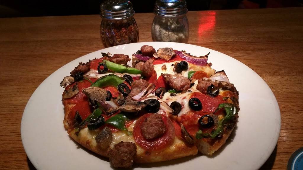 Old Chicago | restaurant | 12300 Singletree Ln Suite 100, Eden Prairie, MN 55344, USA | 9529461400 OR +1 952-946-1400