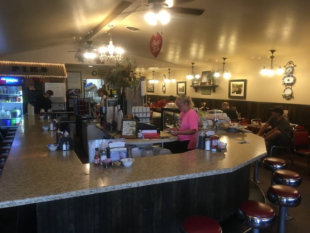 Crystal Cafe | cafe | 126 N Main St, Iola, WI 54945, USA | 7154459227 OR +1 715-445-9227