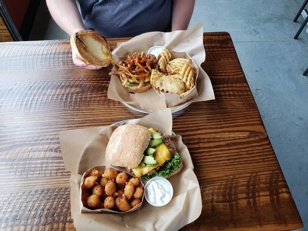 HF Crave | restaurant | 4800 Holdrege St Suite 100, Lincoln, NE 68504, USA | 4024807399 OR +1 402-480-7399