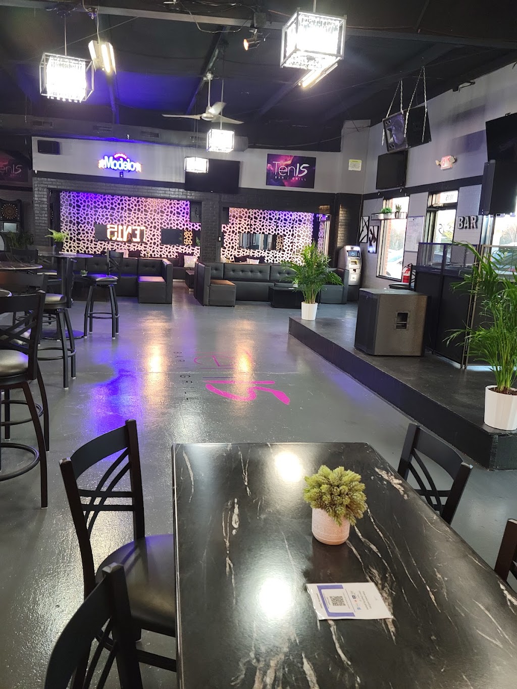 Ten15 Bar & Grill | restaurant | 1015 Bradley Dr, Springfield, TN 37172, USA | 6292104422 OR +1 629-210-4422