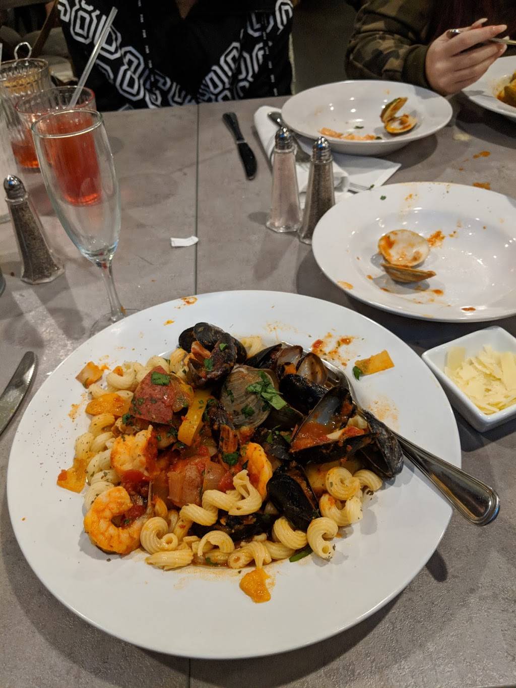 Blue Goose | restaurant | 411 W Main St, Patchogue, NY 11772, USA | 6316276677 OR +1 631-627-6677