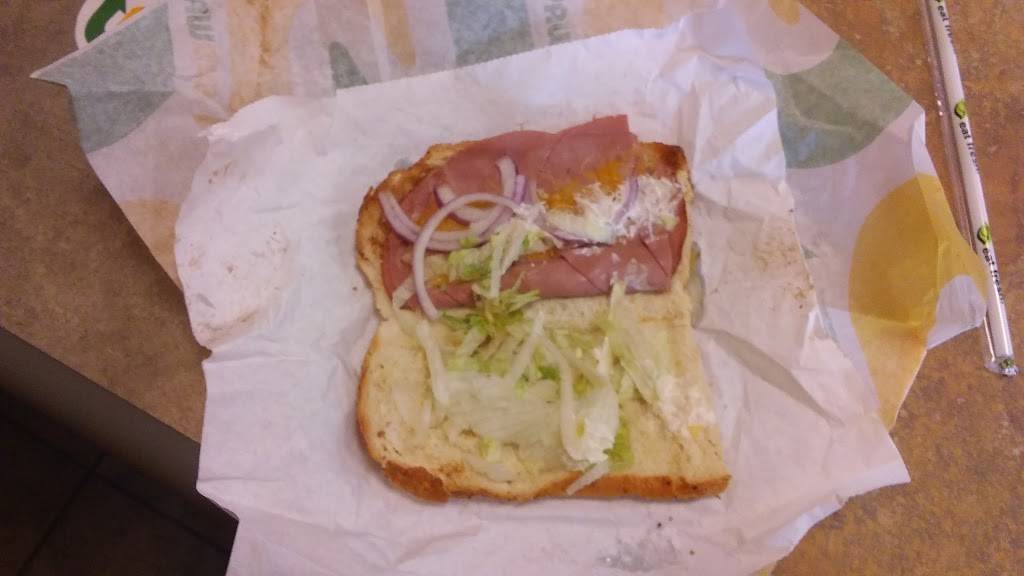 Subway | restaurant | 200 W Westwood Ave, High Point, NC 27262, USA | 3368837441 OR +1 336-883-7441