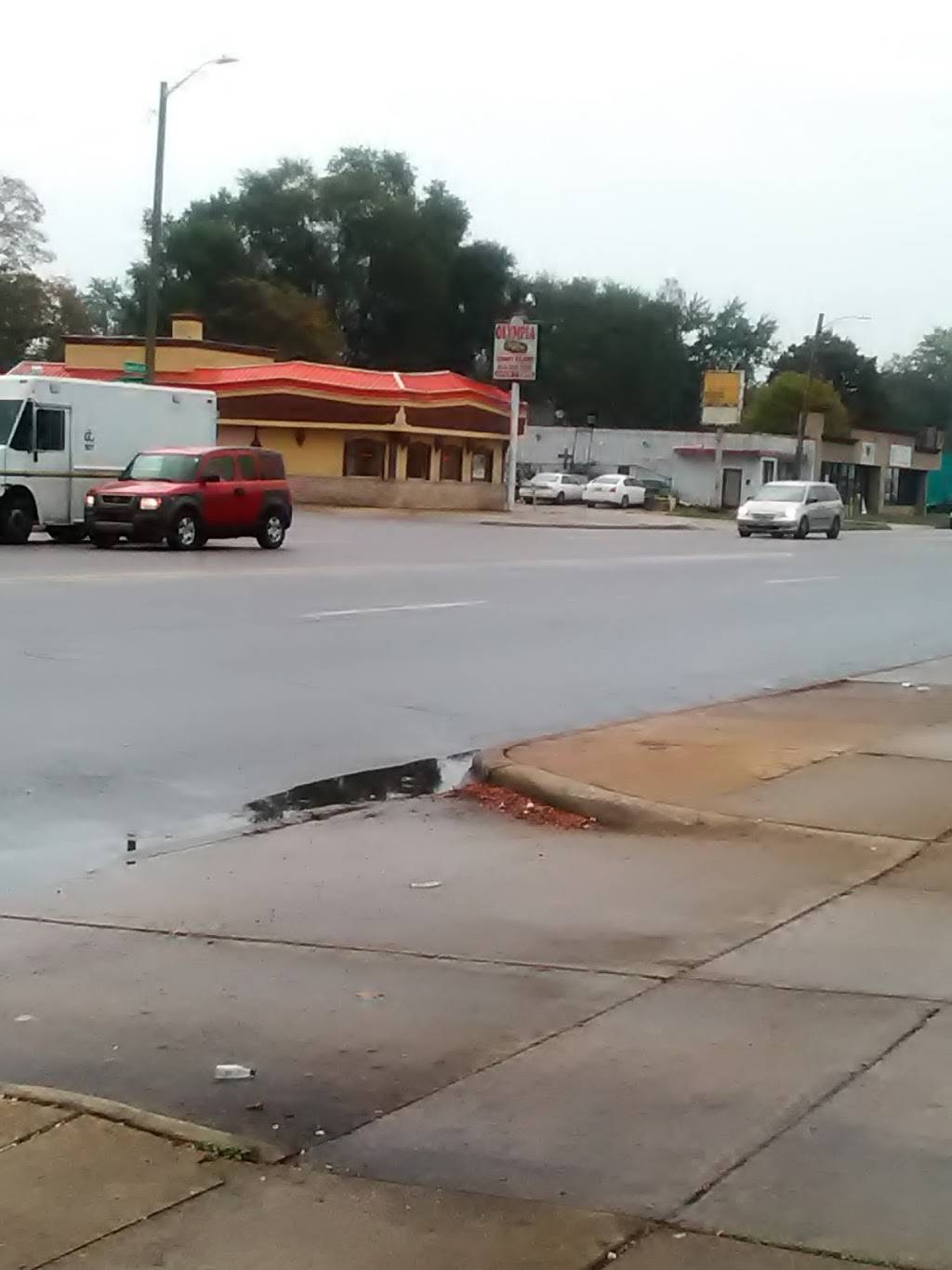 Olympia Coney Island | restaurant | 19740 W 7 Mile Rd, Detroit, MI 48219, USA | 3132467440 OR +1 313-246-7440