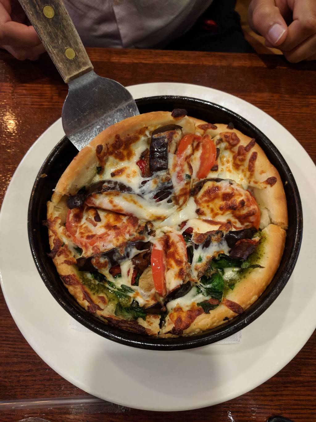 Uno Pizzeria & Grill | restaurant | 4960 Towne Centre Rd, Saginaw, MI 48604, USA | 9894017762 OR +1 989-401-7762