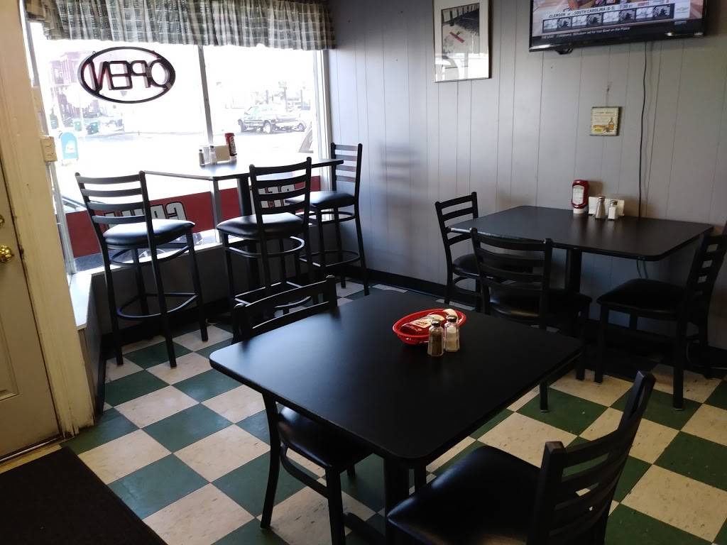 Doogans Deli | restaurant | 140 Broadway St, Chicopee, MA 01020, USA | 4135988488 OR +1 413-598-8488