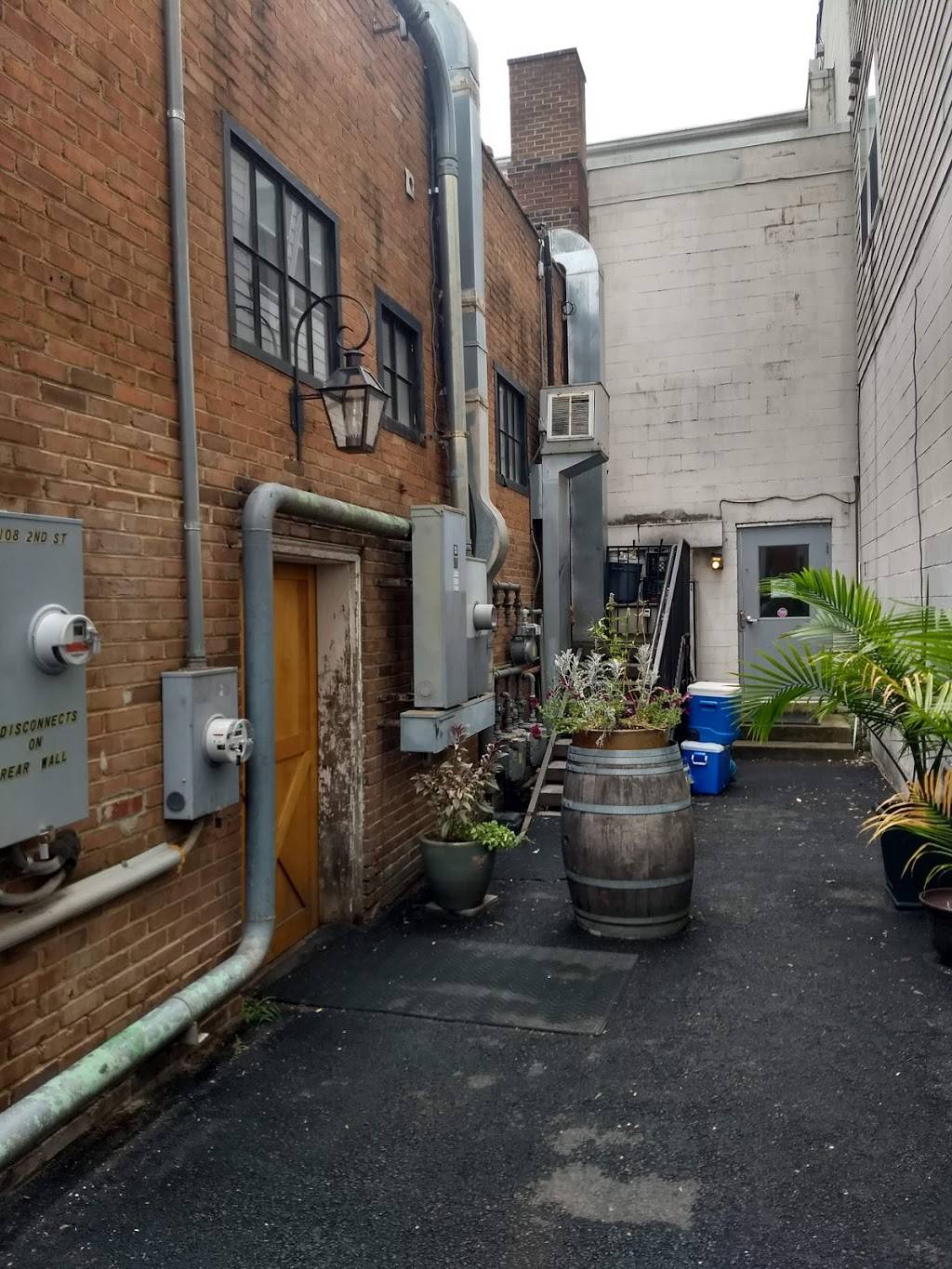 The Alley Light | restaurant | 108 2nd St SW, Charlottesville, VA 22902, USA | 4342965003 OR +1 434-296-5003