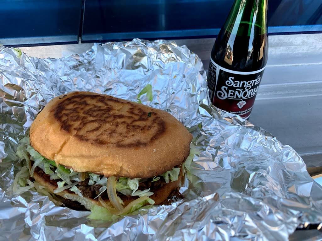 La Cascada | restaurant | 1401 Havana St, Aurora, CO 80010, USA | 7207500513 OR +1 720-750-0513