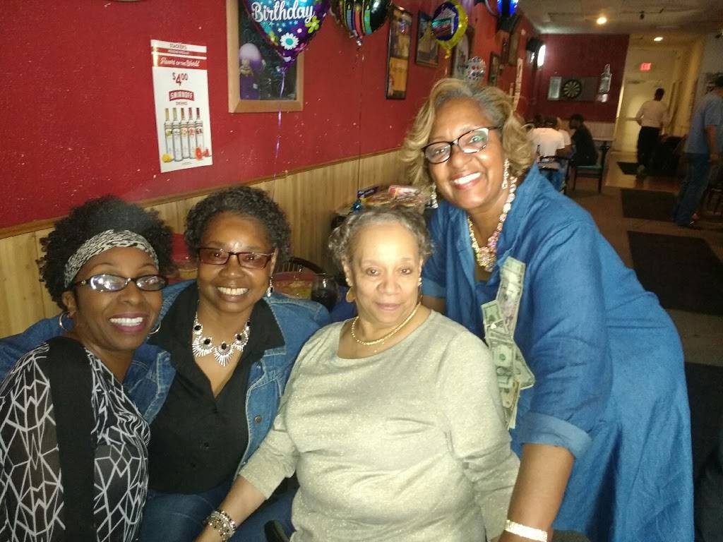 Stackers Bar & Grille | restaurant | 23098 Emery Rd, Warrensville Heights, OH 44128, USA | 2163782299 OR +1 216-378-2299