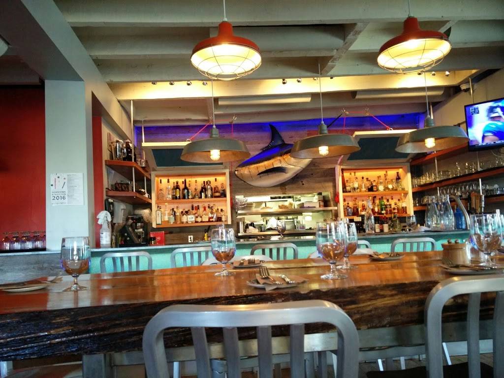 Diannes Fish Shack & Smokehouse | restaurant | 195 Ontario St, Kingston, ON K7L 2Y7, Canada | 6135073474 OR +1 613-507-3474