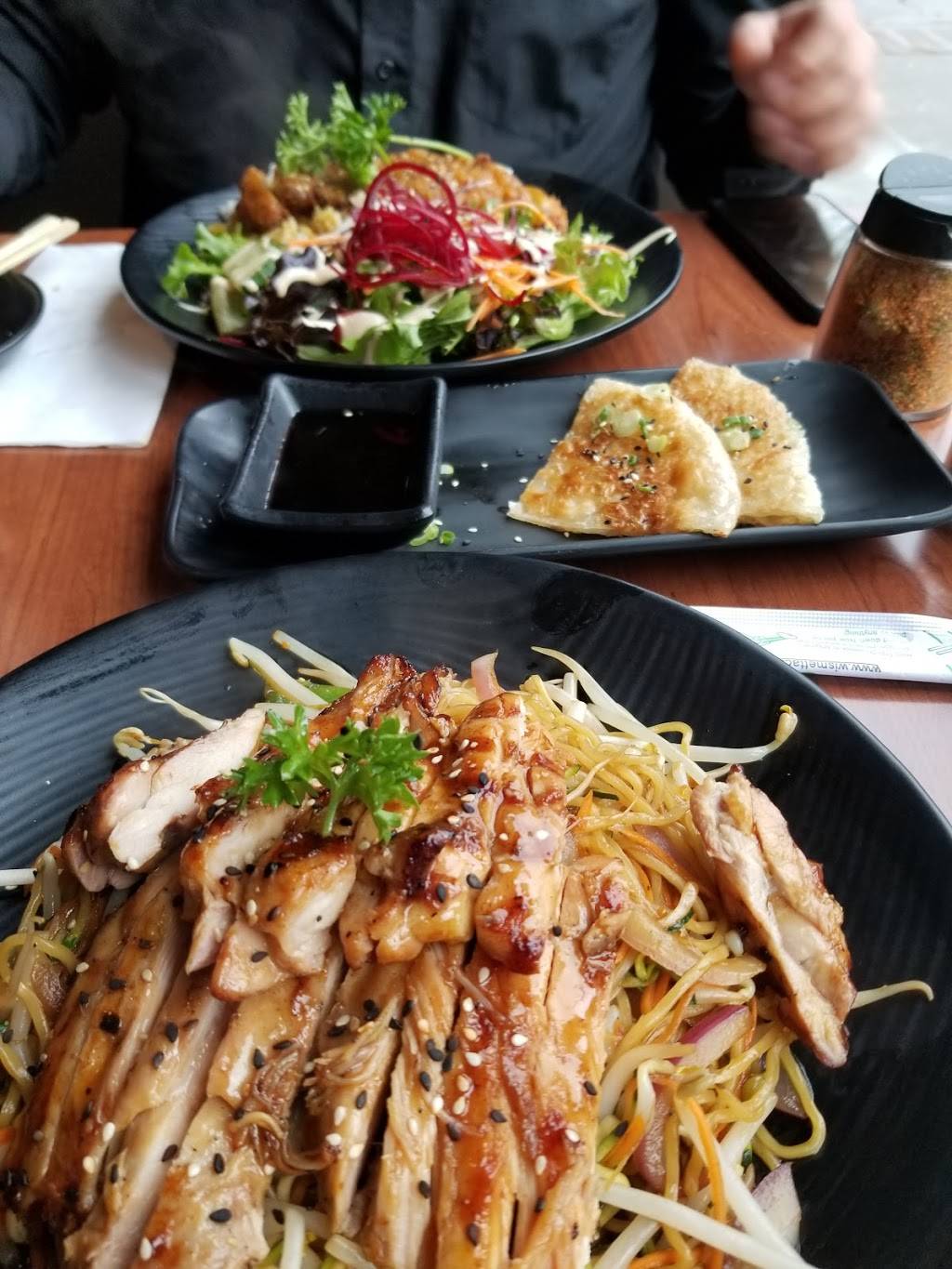 Ramen Ya Restaurant | restaurant | 4274 Boul St-Laurent, Montréal, QC H2W 1Z3, Canada | 5142863832 OR +1 514-286-3832