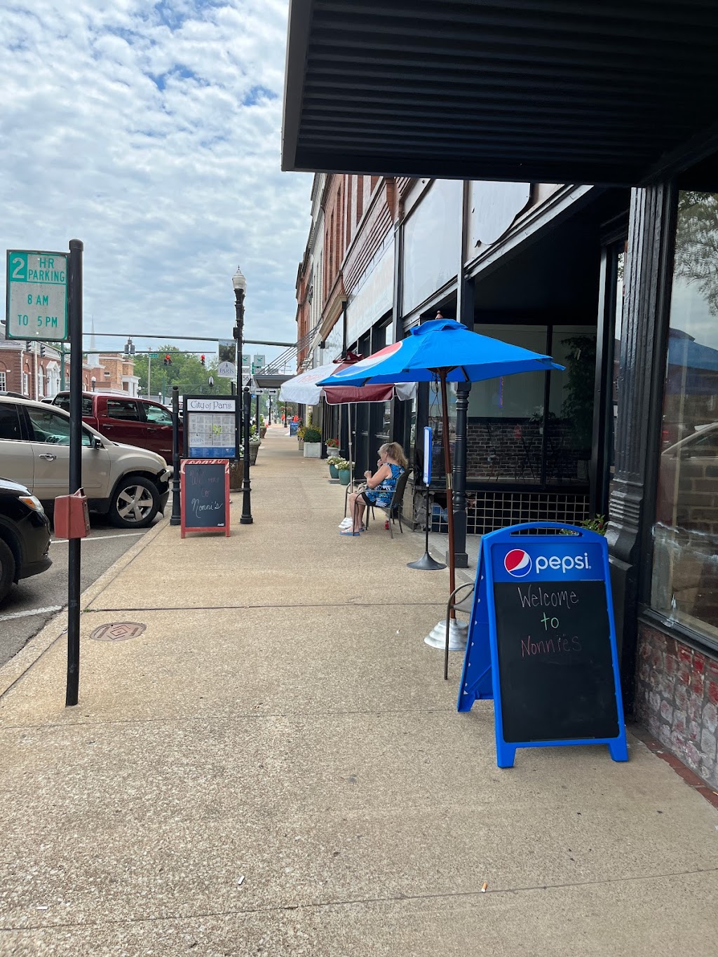 Nonnis N.Y. Pizzeria | restaurant | 112 N Market St, Paris, TN 38242, USA | 7314074530 OR +1 731-407-4530