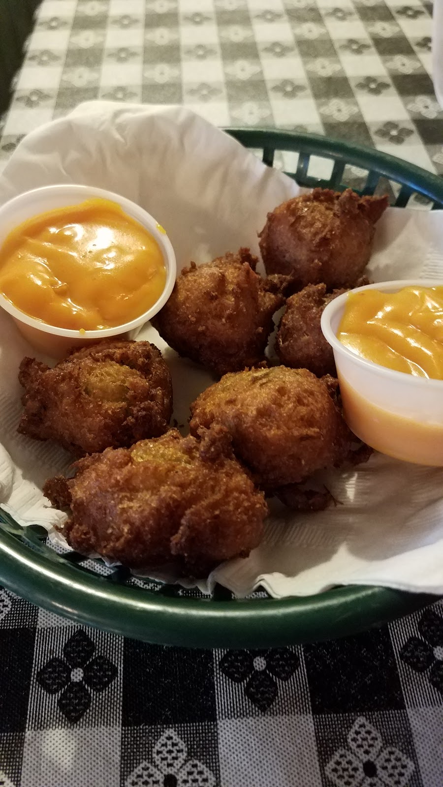 JRs Catfish House | restaurant | 6103 MS-613, Lucedale, MS 39452, USA | 6017915375 OR +1 601-791-5375