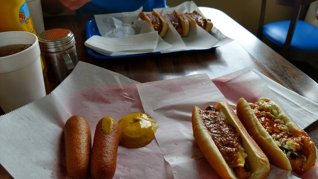 Guss Hot Dogs | restaurant | 224 Brooklane Dr, Hueytown, AL 35023, USA | 2054918565 OR +1 205-491-8565