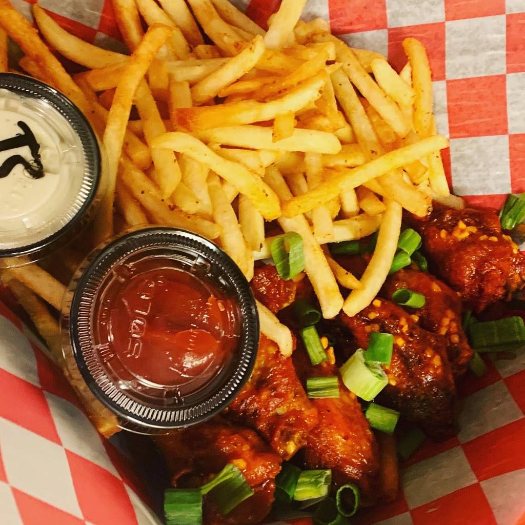 Wingin it Wings | restaurant | 900 W Marshall St, Norristown, PA 19401, USA | 6102792548 OR +1 610-279-2548