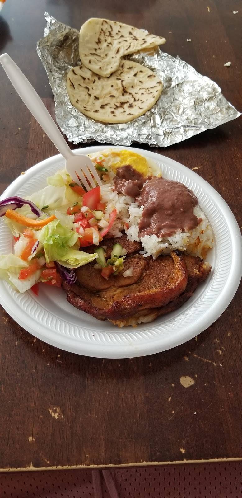 El Pollo Catracho | restaurant | 4100 SE 14th St, Des Moines, IA 50320, USA | 5158227499 OR +1 515-822-7499