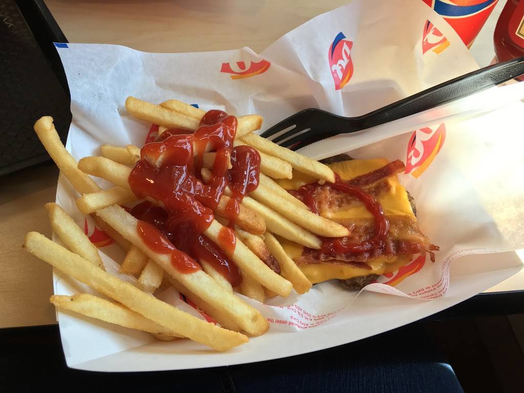 Dairy Queen | restaurant | 749 Woolwich St, Guelph, ON N1H 3Z2, Canada | 5198220422 OR +1 519-822-0422