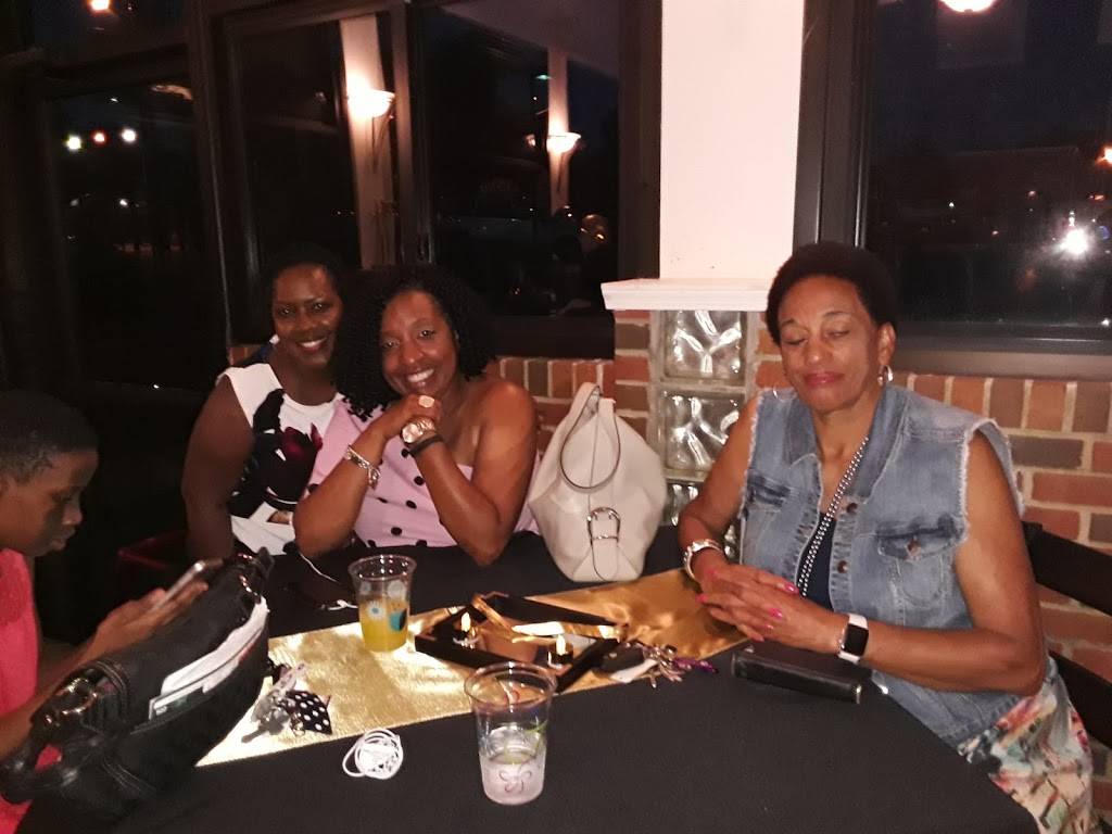 Rhoda Ps Restaurant & Catering | restaurant | 500 N Montgomery Ave, Sheffield, AL 35660, USA | 2569785179 OR +1 256-978-5179