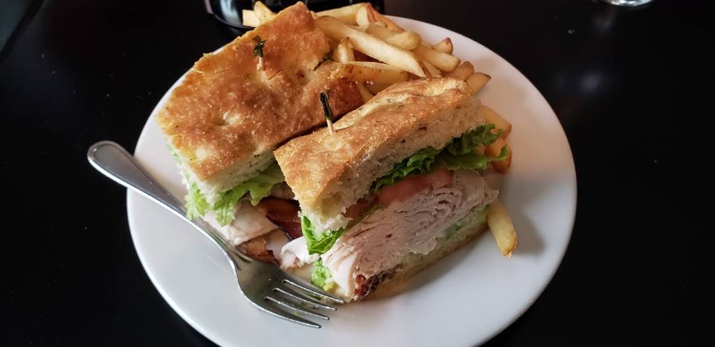 Kristas | restaurant | 2 Main St, Cornish, ME 04020, USA | 2076253600 OR +1 207-625-3600