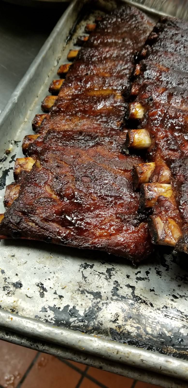 Bandanas Bar-B-Q | restaurant | 4608 N Illinois St, Fairview Heights, IL 62208, USA | 6182222060 OR +1 618-222-2060