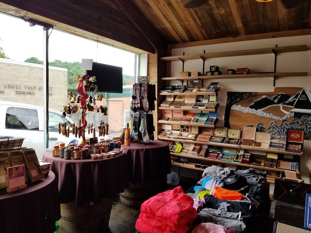 Lynchburg Cigar Co. | restaurant | 13 Hiles St, Lynchburg, TN 37352, USA | 9314644103 OR +1 931-464-4103