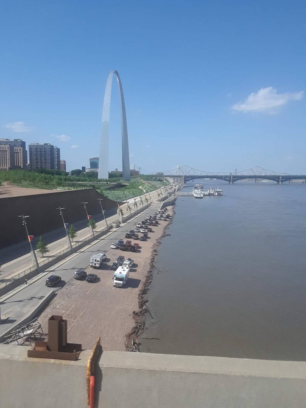 Arch Cafe, LLC | restaurant | 11 N 4th St, St. Louis, MO 63102, USA | 3473807253 OR +1 347-380-7253